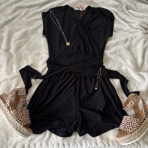 • rolla coster black wrap romper | m •